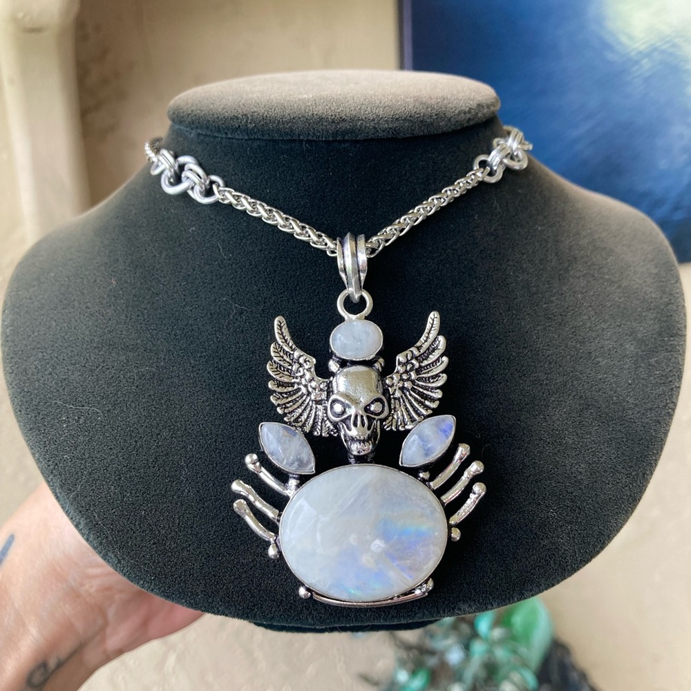 Genuine natural Moonstone gemstones  skull design with wings boho goth necklace - Picture 15 of 15